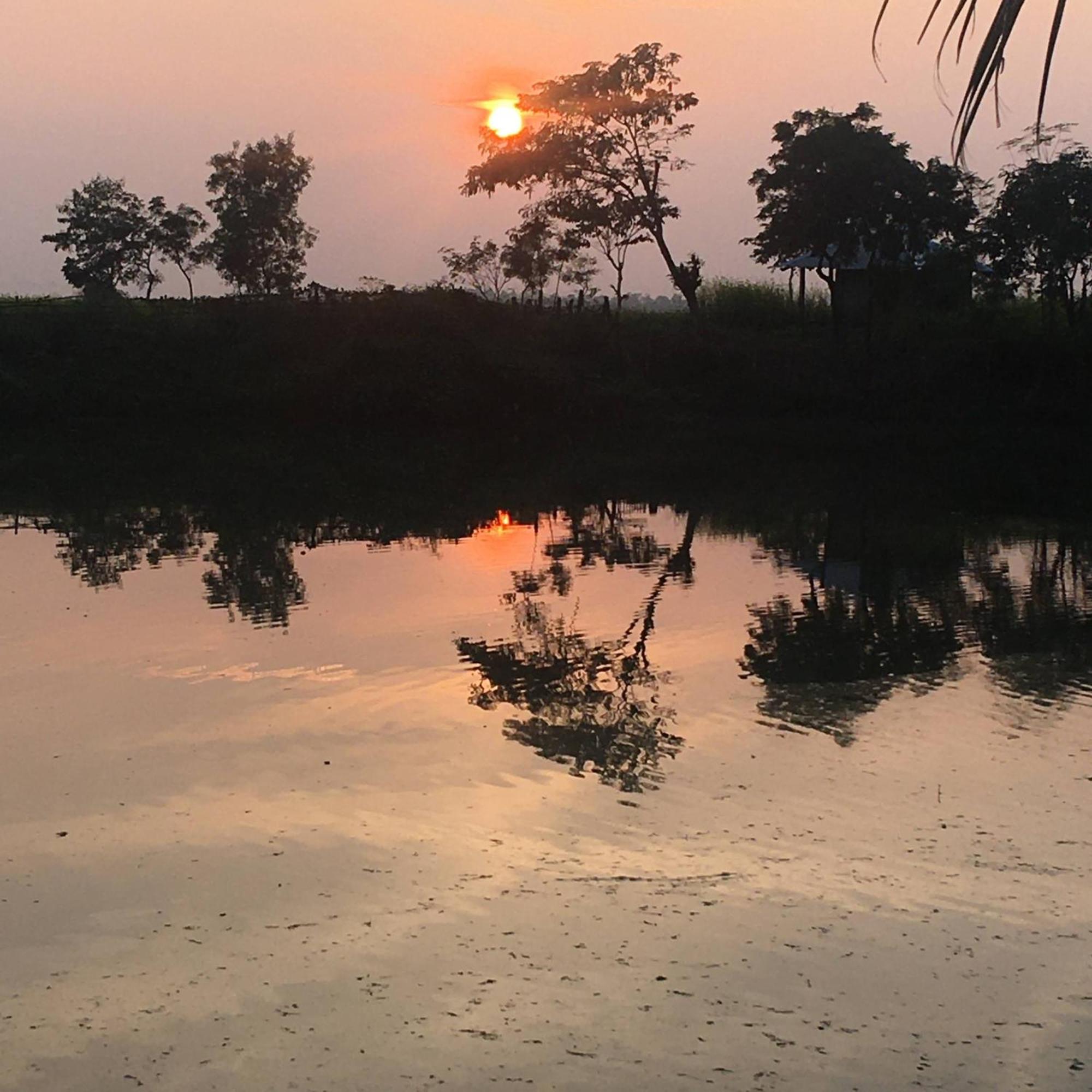 Modhubon Agro Tourism Hotell Bolpur Exteriör bild